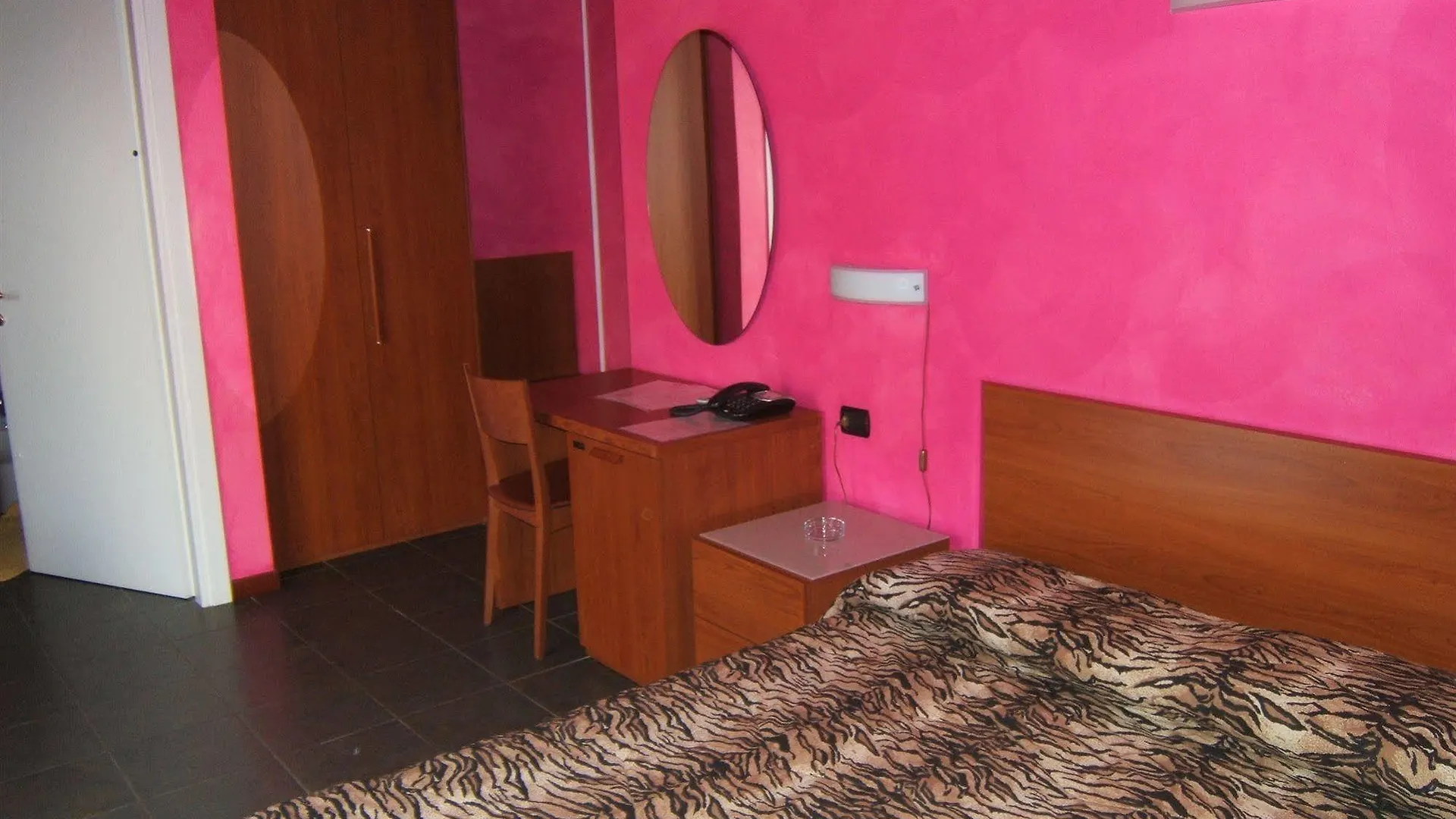 Hotel Empire Resort Iseo 3*,  Ιταλία